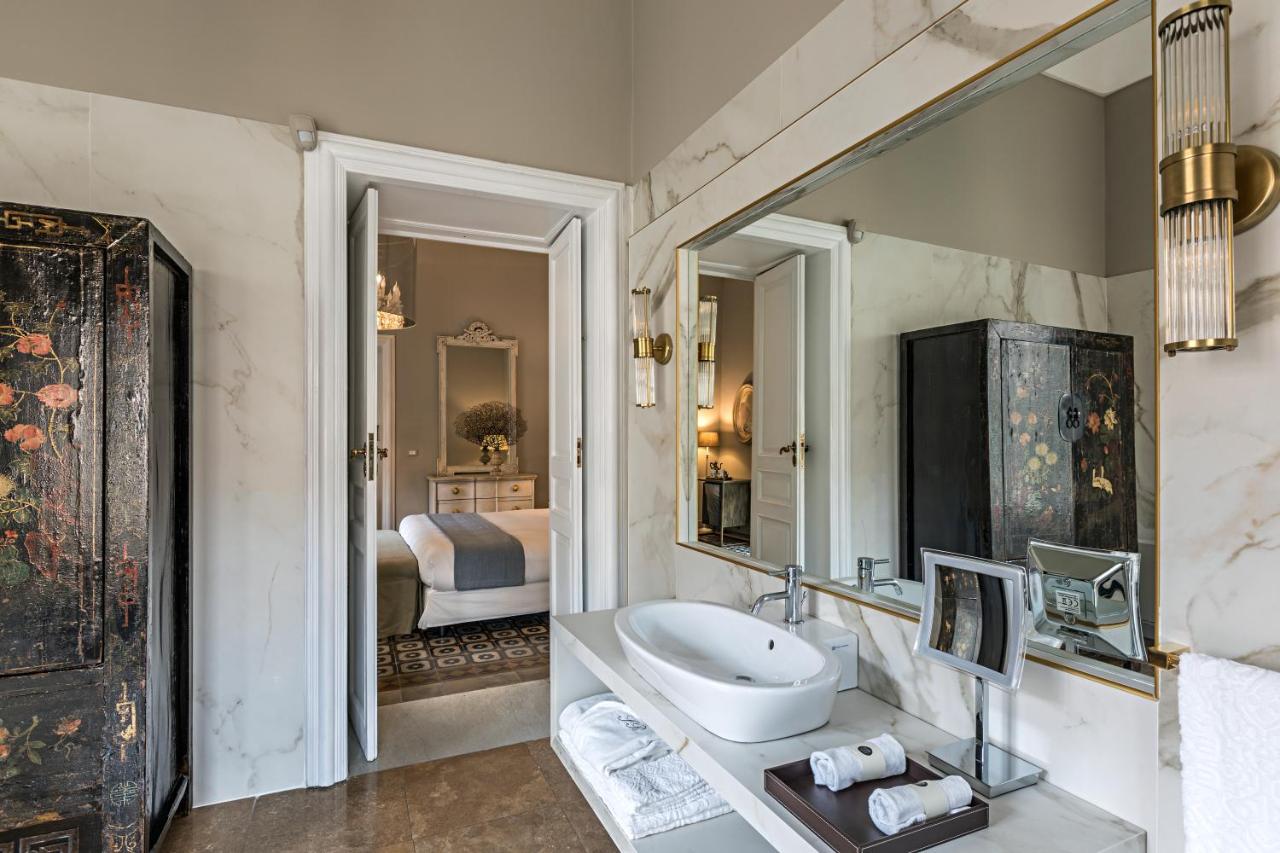 Deluxe Doppel-/Zweibettzimmer mit Balkon