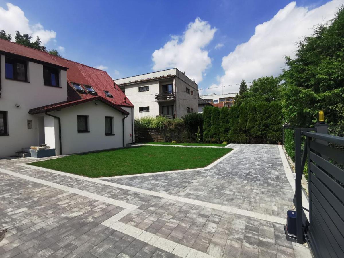 Stylowy dom z ogrodem i prywatnym parkingiem - B&B