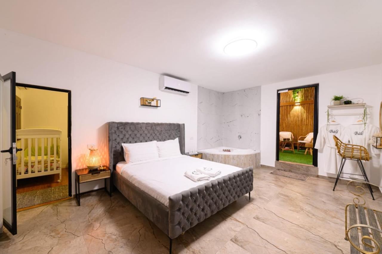 King Room with Pool View