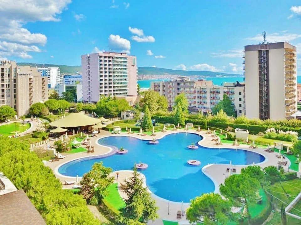 Apartment in Royal Beach Barcelo - Chambres d’hôtes Slanchev Bryag