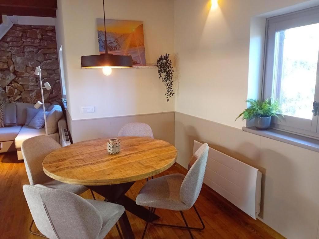 Apartamento PinosPenthouse pie de pistas La Molina - Bed and Breakfast