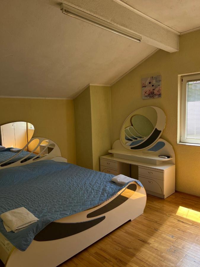 Appartamento con 2 Camere da Letto