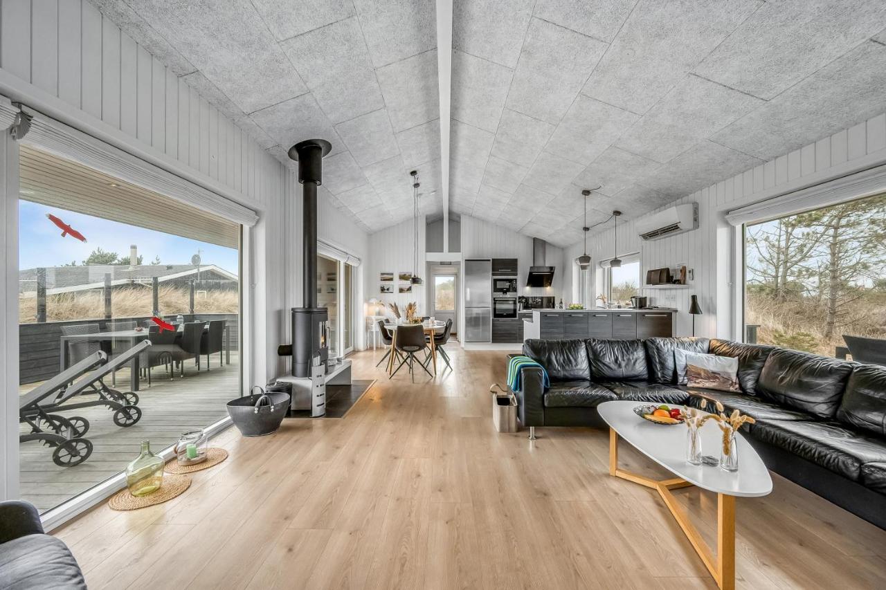 Bright And Modern Holiday Home - 1026 - Bed and Breakfast Ringkøbing