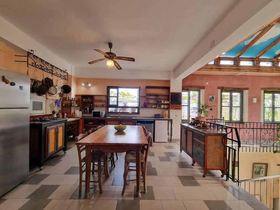 KerAsh Villa Drapanias - B&B