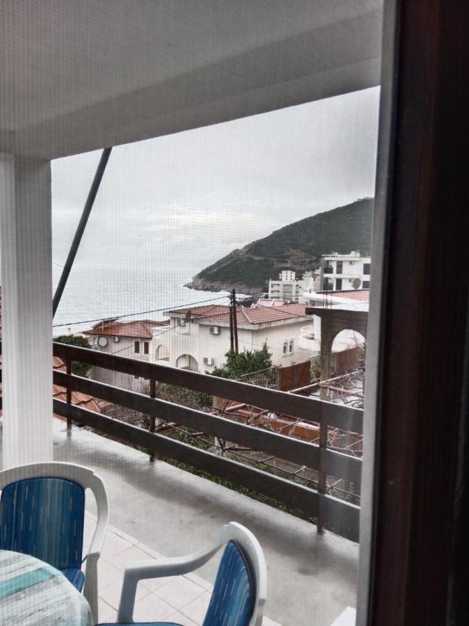 Appartement 2 Chambres avec Terrasse et Vue sur la Mer