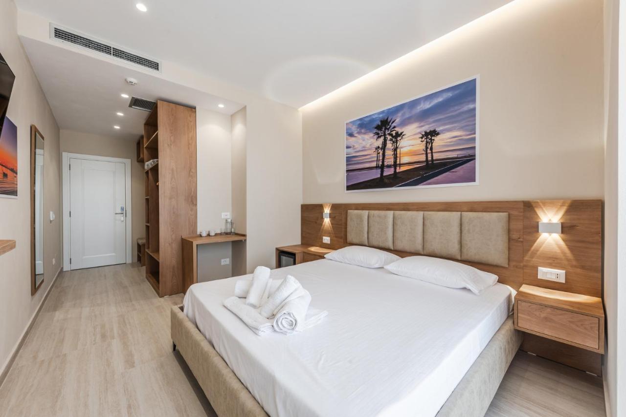 Deluxe Suite with Sea View