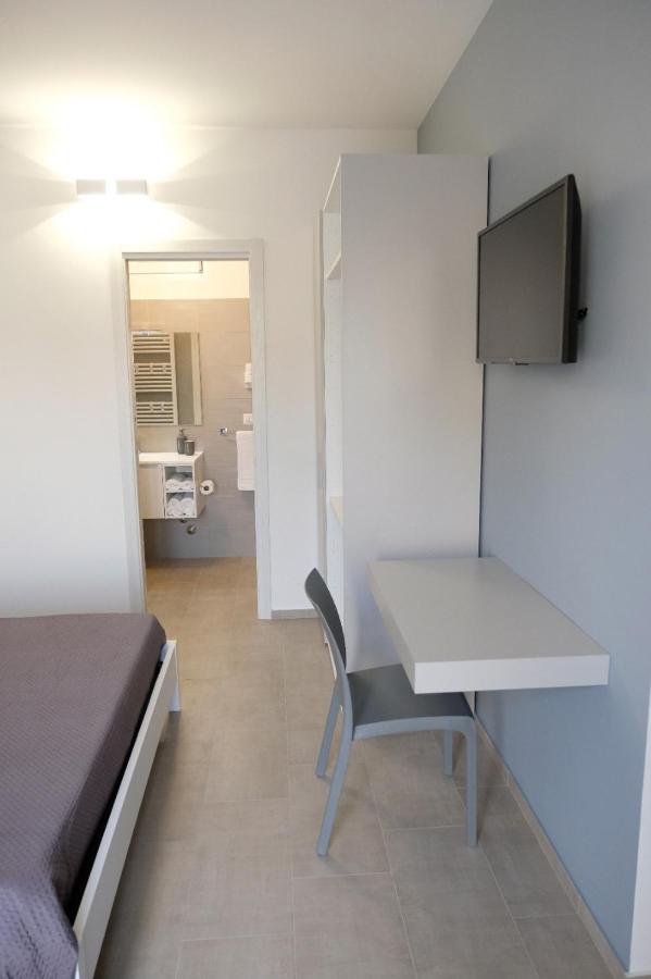 One-Bedroom Apartment with Balcony