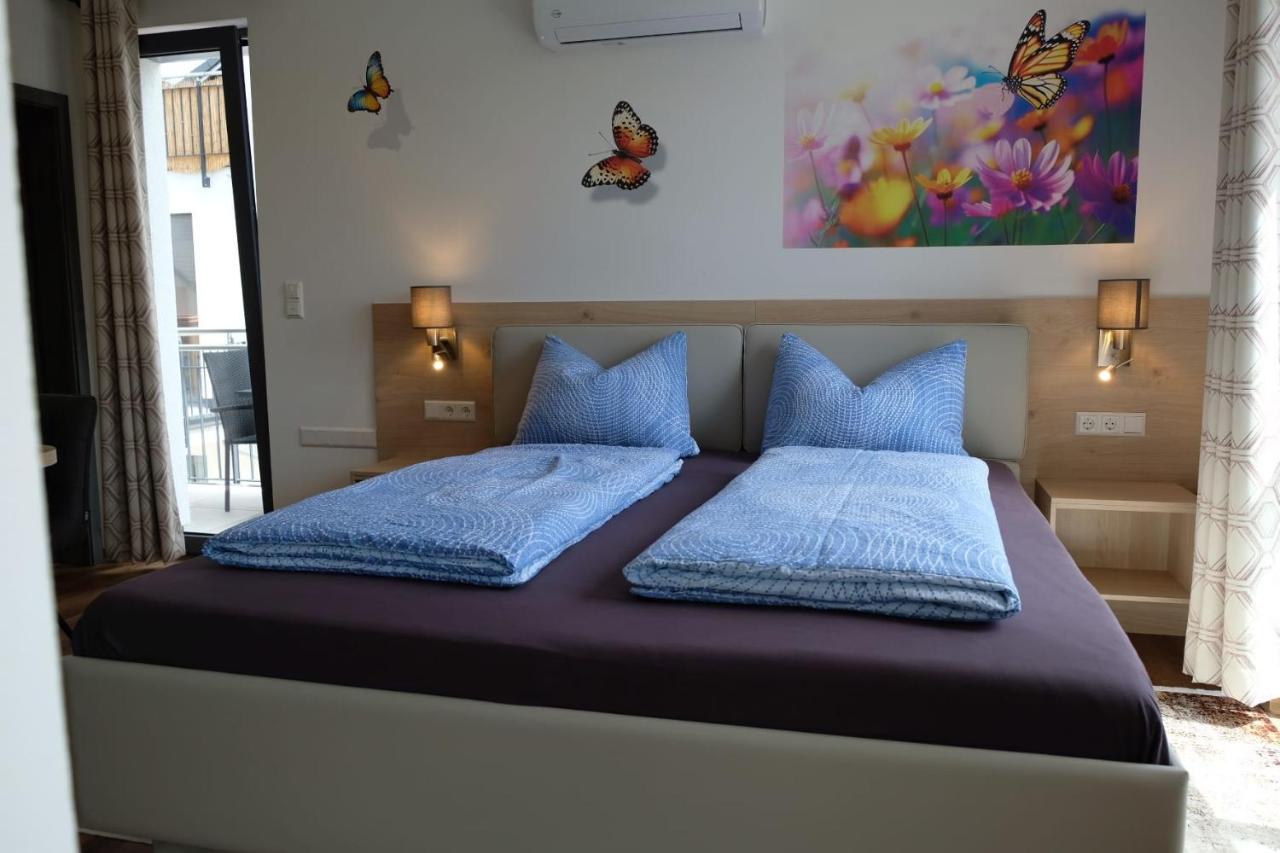 Doppelzimmer mit Balkon