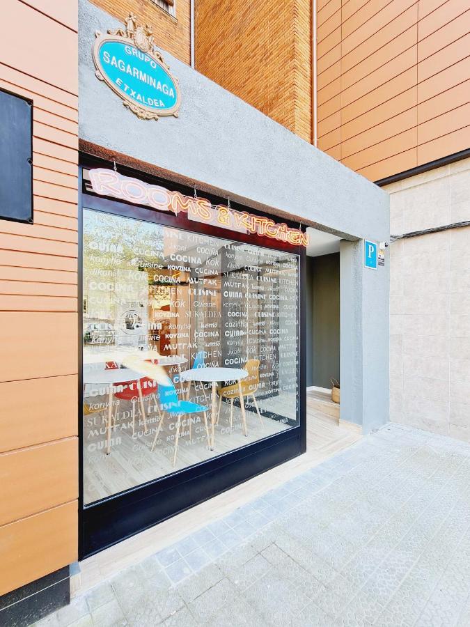 Bilbao ROOMS & KITCHEN Santutxu - B&B