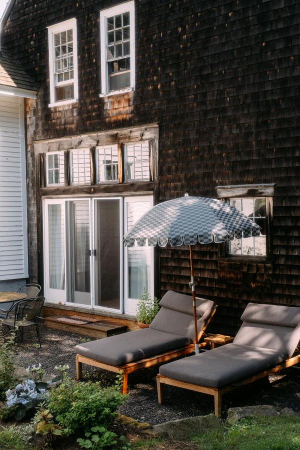 1850s Maine Farmhouse featured in Condé Nast Traveler with 11 Acres Near Water - Chambres d'hôtes Friendship