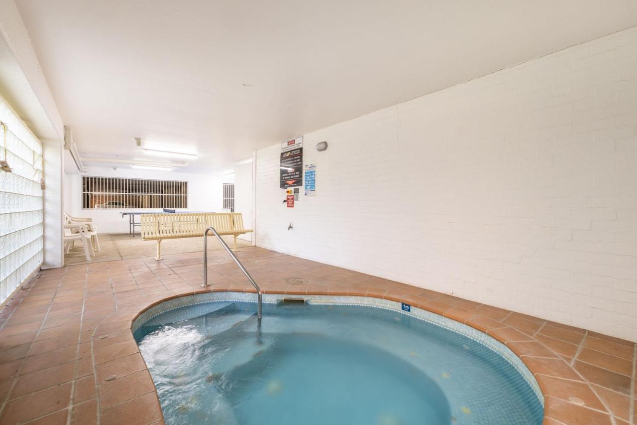 Bay Parklands, 68 2 Gowrie Ave - Fully ducted aircon, wifi, pool, tennis court, communal spa - Chambres d'hôtes Shallow Bay