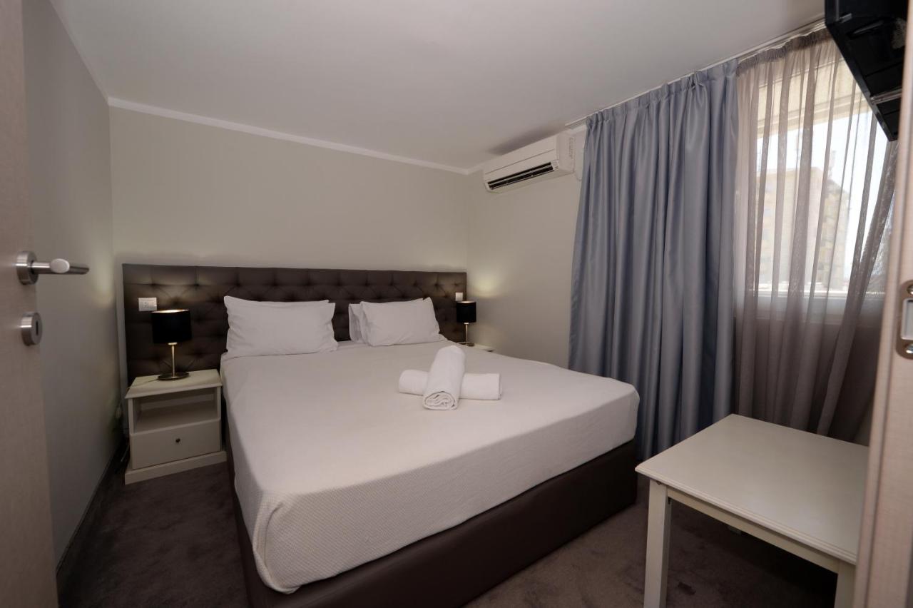 One-Bedroom Apartment with Balcony