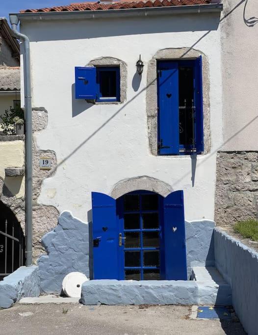 House with lovely terrace 10 min drive from the sea - B&B