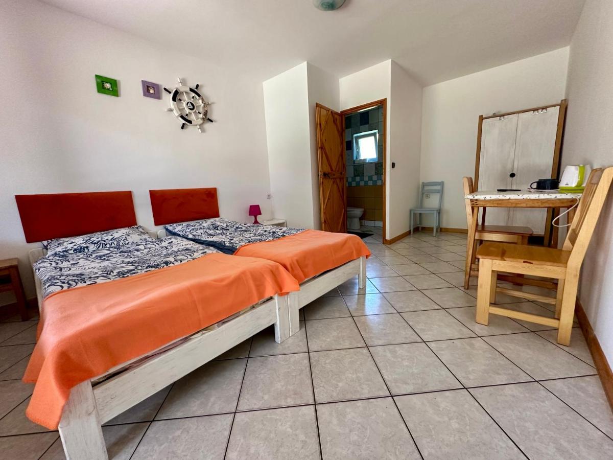 Camera Doppia con Letti Singoli con Bagno Privato
