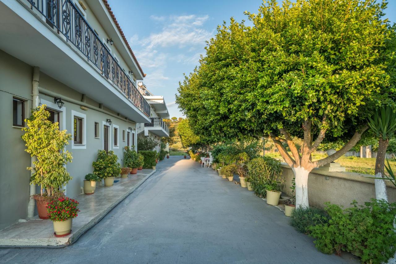 Tota Studios - B&B Tsilivi