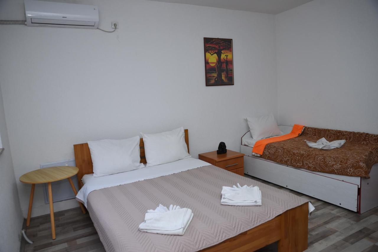 Deluxe Doppelzimmer (2 Erwachsene & 1 Kind)