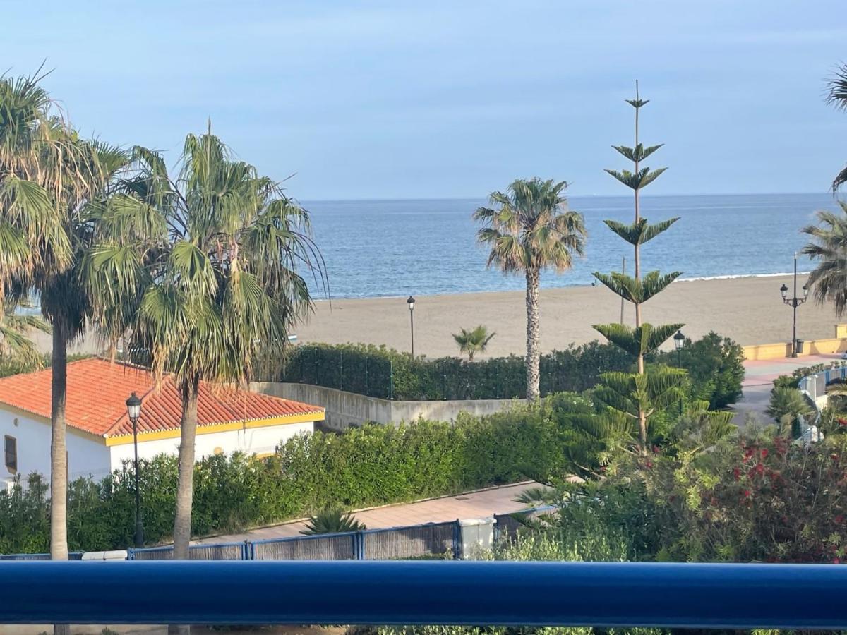 Primera línea de playa vistas al mar Sabinillas - B&B