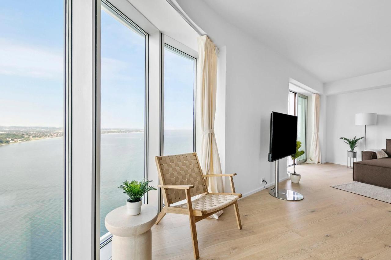 Penthouse suite on 35th floor - Ferienwohnung Århus