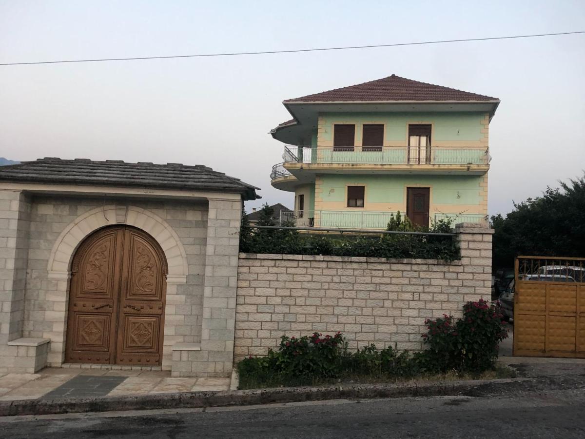 Villa Orhan Lazarat - Bed and Breakfast