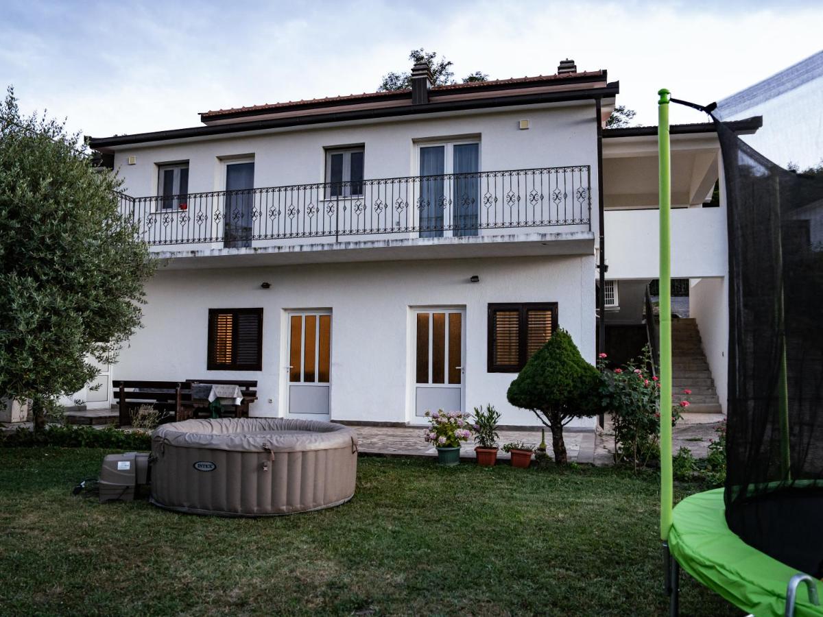 New Holiday House, near Makarska - B&B Grubine