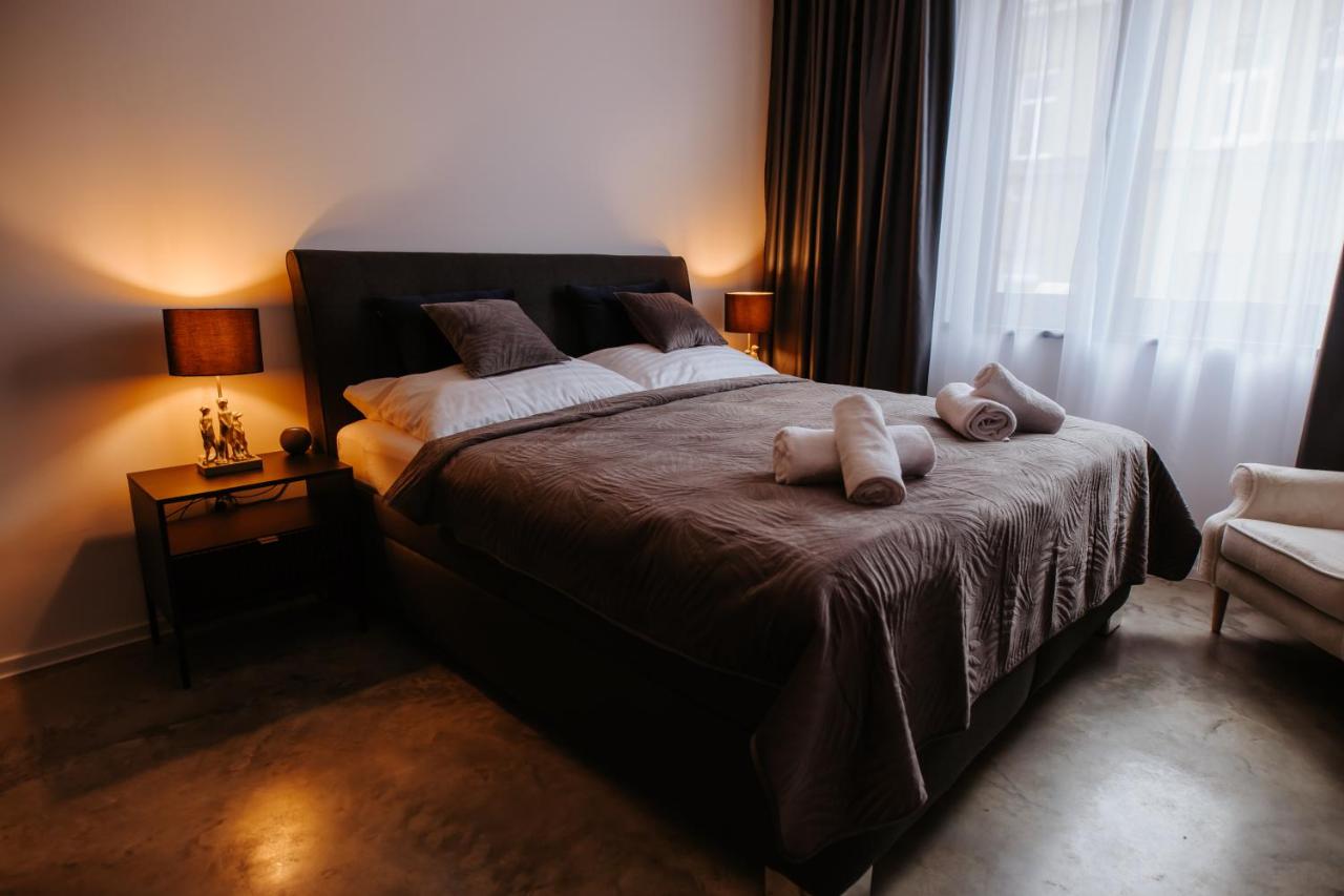 SMART LUX 7 APARTMENT BAJZOVA - centrum, AC 2x - Chambres d’hôtes Košice