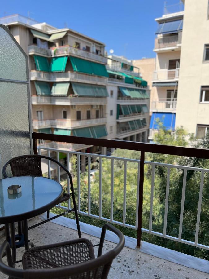 Acropolis Sidewalk view - Bed and Breakfast Athene