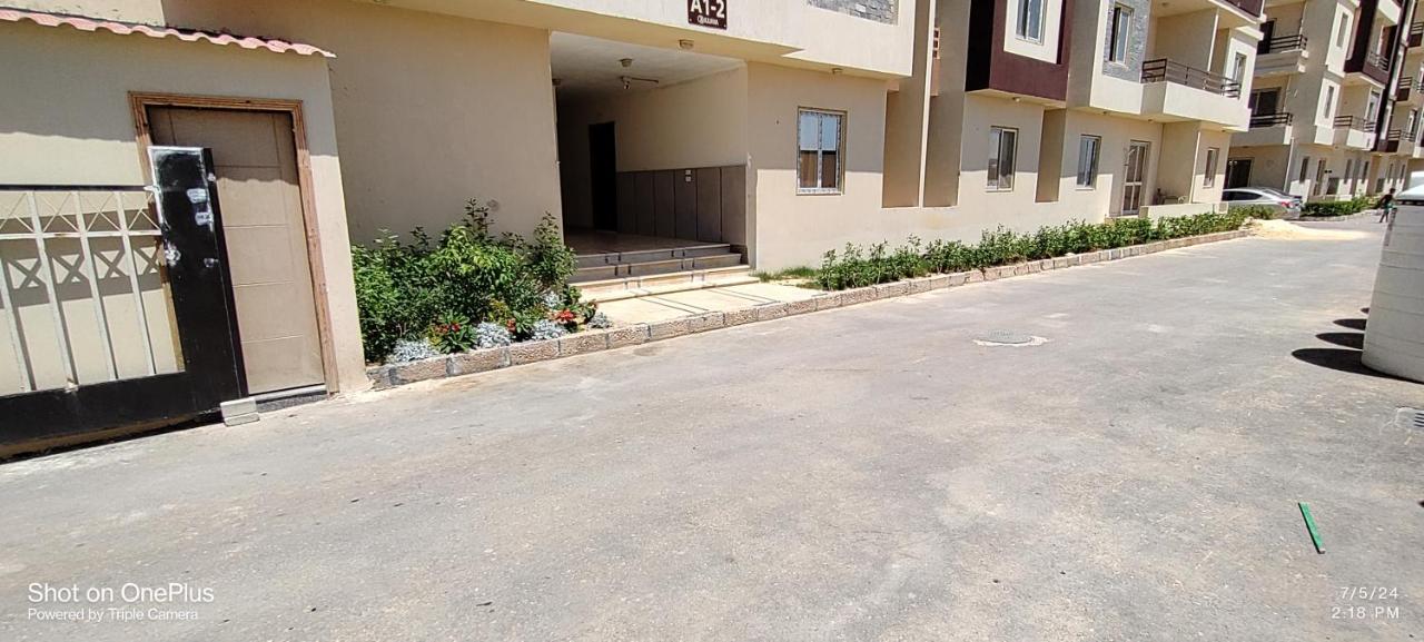 North Coast Juliana Resort شاليه فى الساحل الشمالى قرية جوليانا أمام قرية السويس - B&B Dawwār Muşādif Yūnus