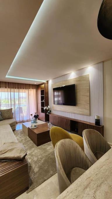 Luxueux Appartement Vue sur Atlas Golf et piscine - B&B