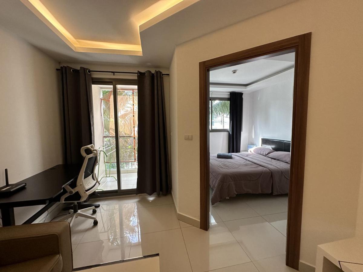 One-Bedroom Apartment with Balcony