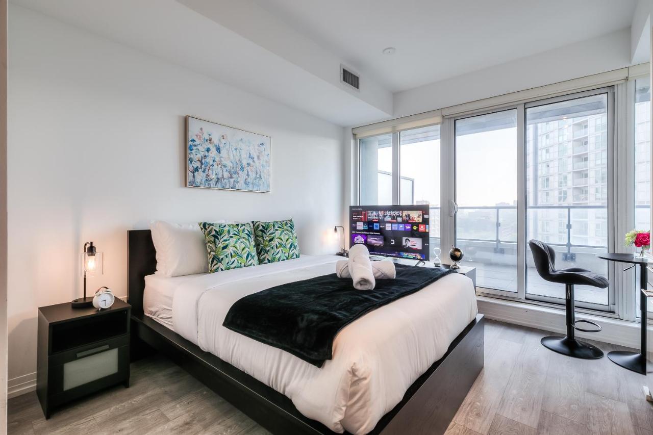 RivetStays - The Jarvis - Ferienwohnung Toronto