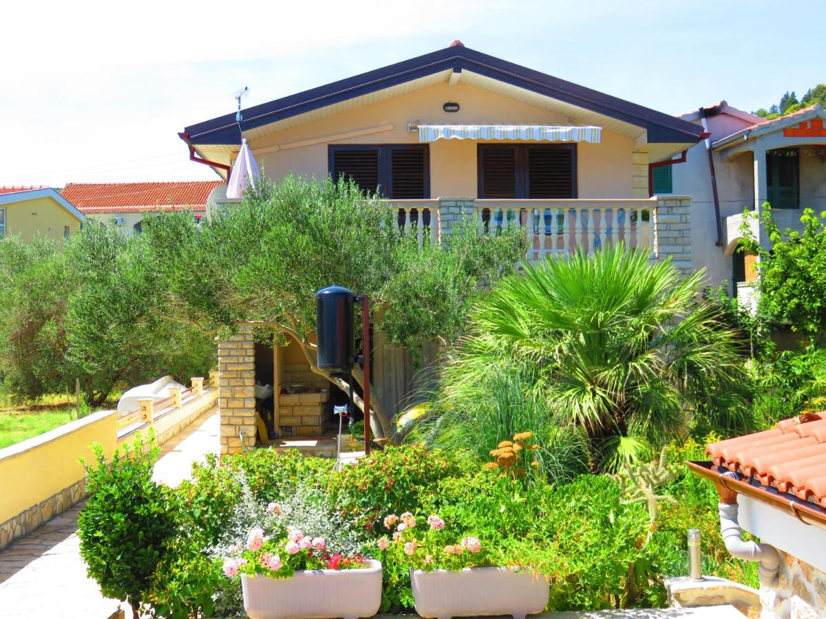 Apartments Katina - Bed and Breakfast