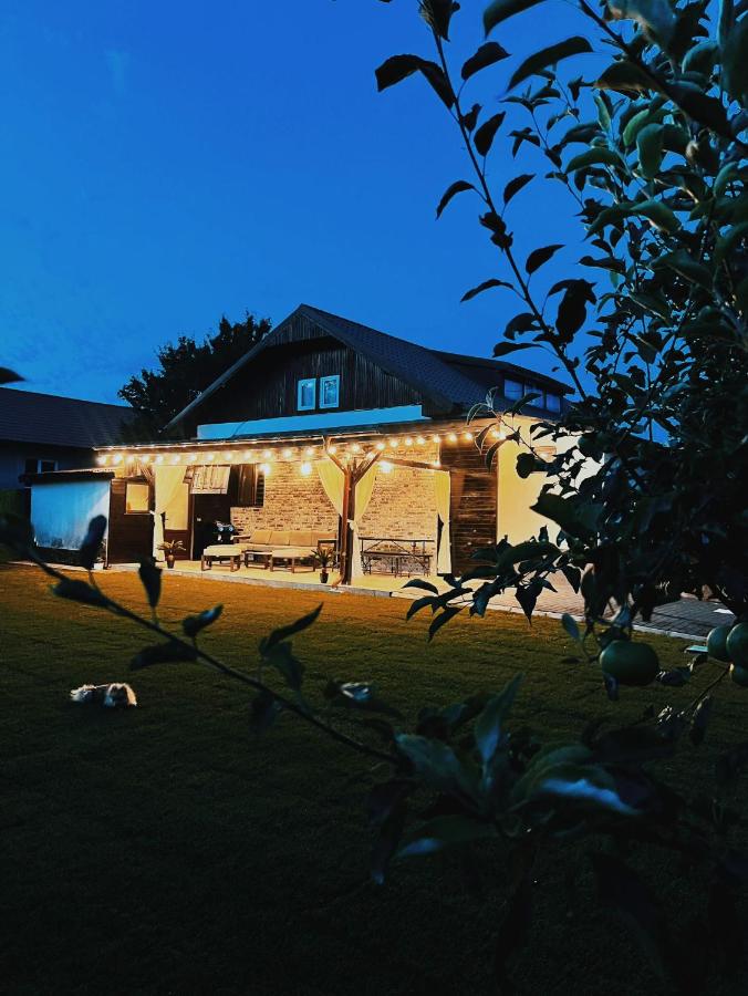Casa Simon - B&B Douăzeci şi Trei August