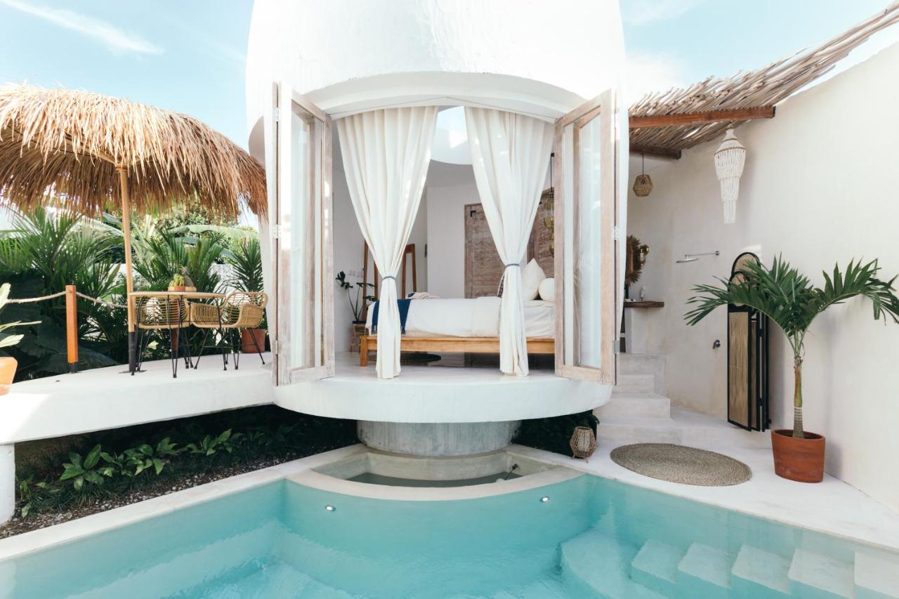 Chambre Lit King-Size - Vue sur Piscine