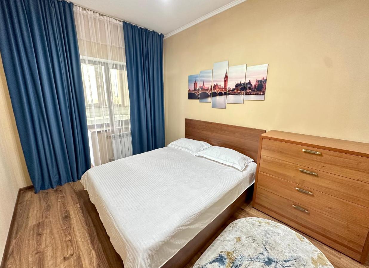 Комфортабельная 2-х комнатная квартира в 100м от метро Алатау - B&B Almatý