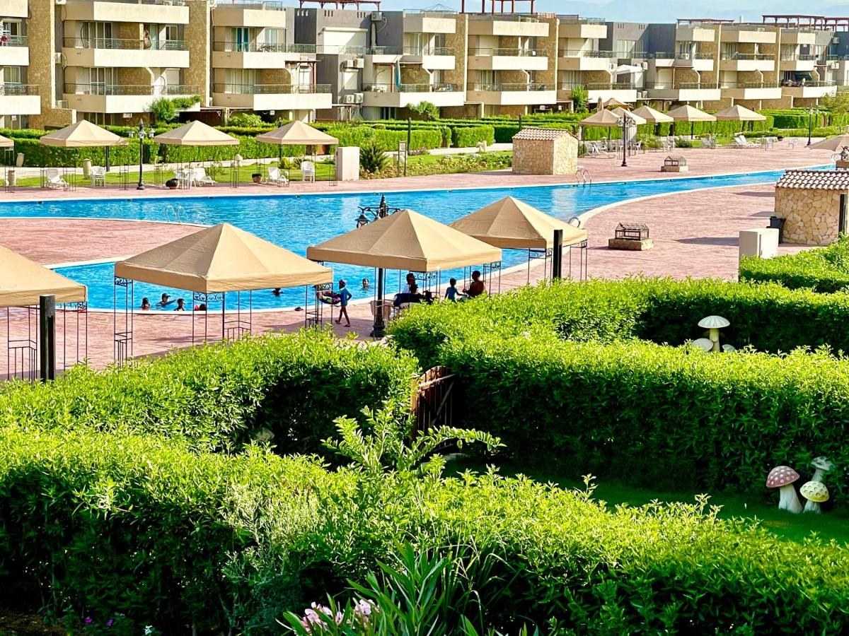 شاليه للايجار عائلات فقط مكيف بالكامل قرية بلومار السخنة العين السخنة Family Only Luxury Chalet - Fully Air Conditioned - Blumar El Sokhna - Chambres d'hôtes Al ‘Ayn as Sukhnah