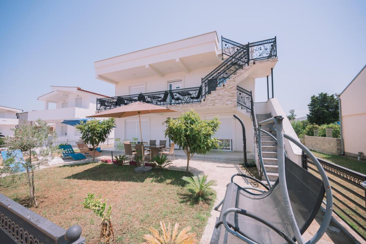 Apartments Leandra - B&B Dulcigno