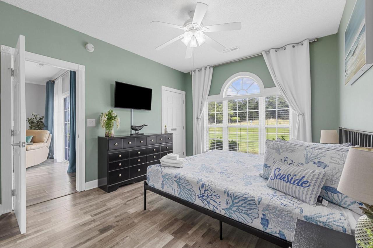 Golf Course Escape Near the Beach - B&B