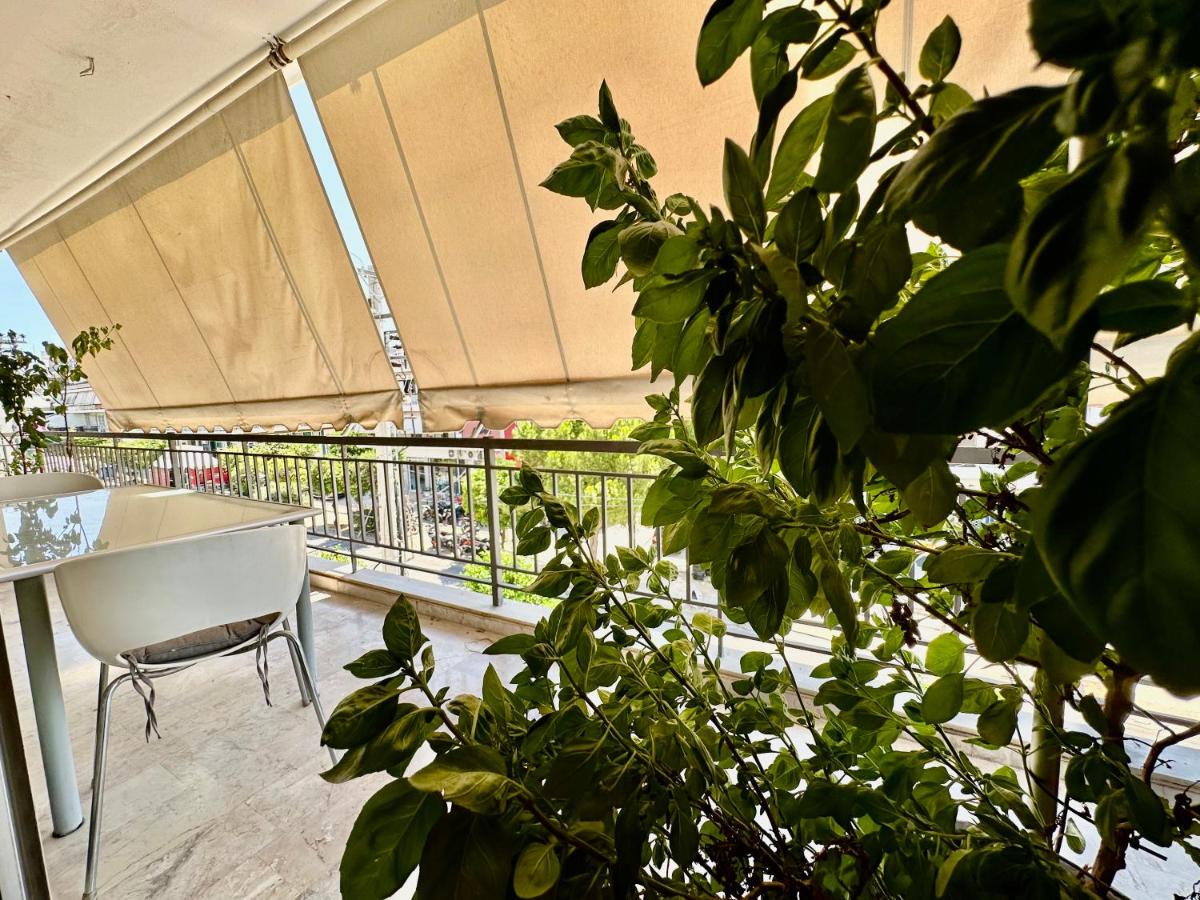 Bright Studio 4 a short stay near Oaka - Iaso - Ygeia - Mitera Hospitals - Bed and Breakfast