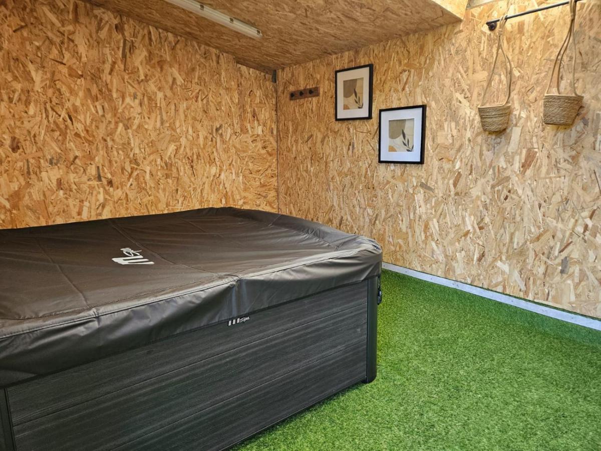 Grand gîte Ô joli Albizia - Maison avec studio indépendant et spa privatif pour 8 à 10 personnes - Chambres d’hôtes