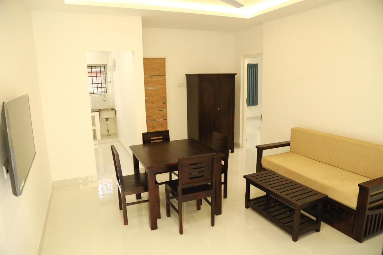 F-1 Tulsi By The Peace - B&B