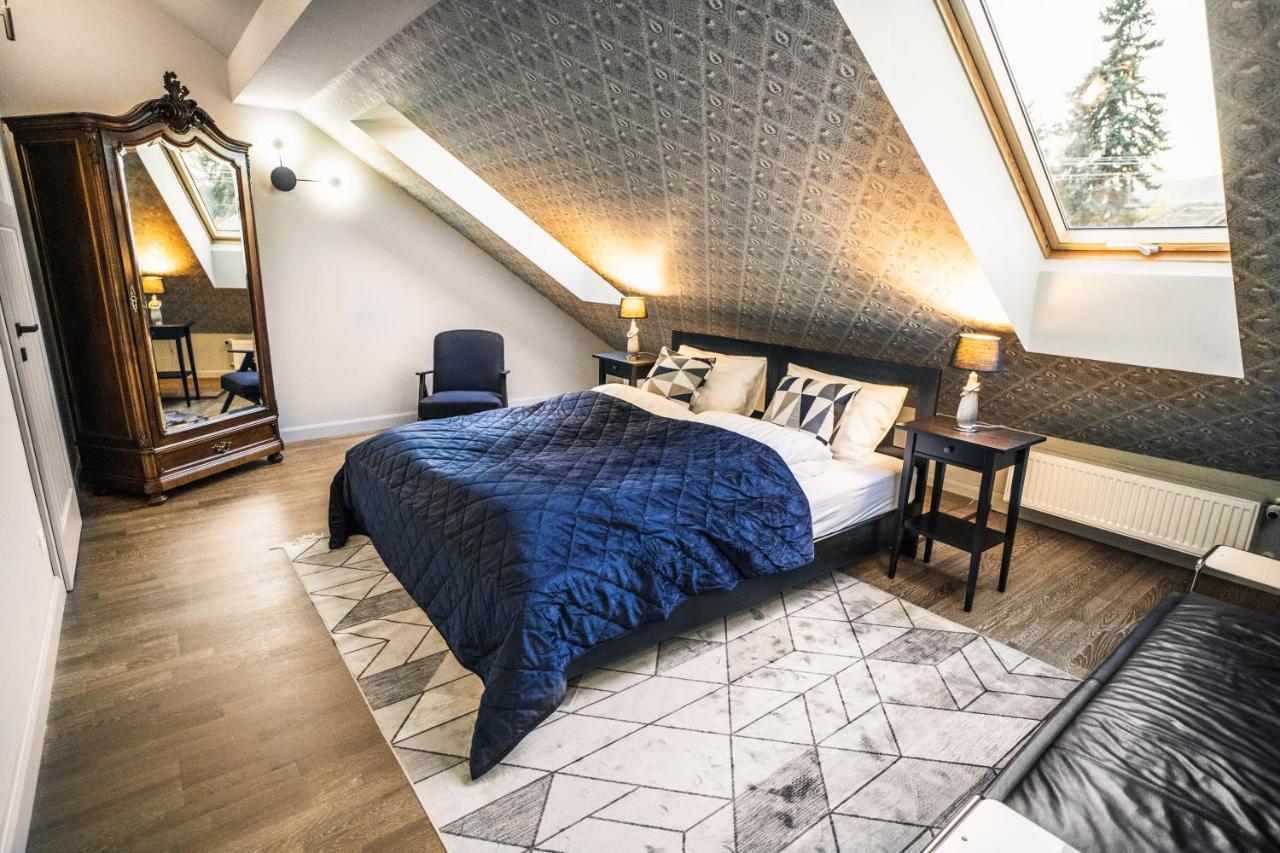 One-Bedroom Apartment with Balcony and Mountain View  