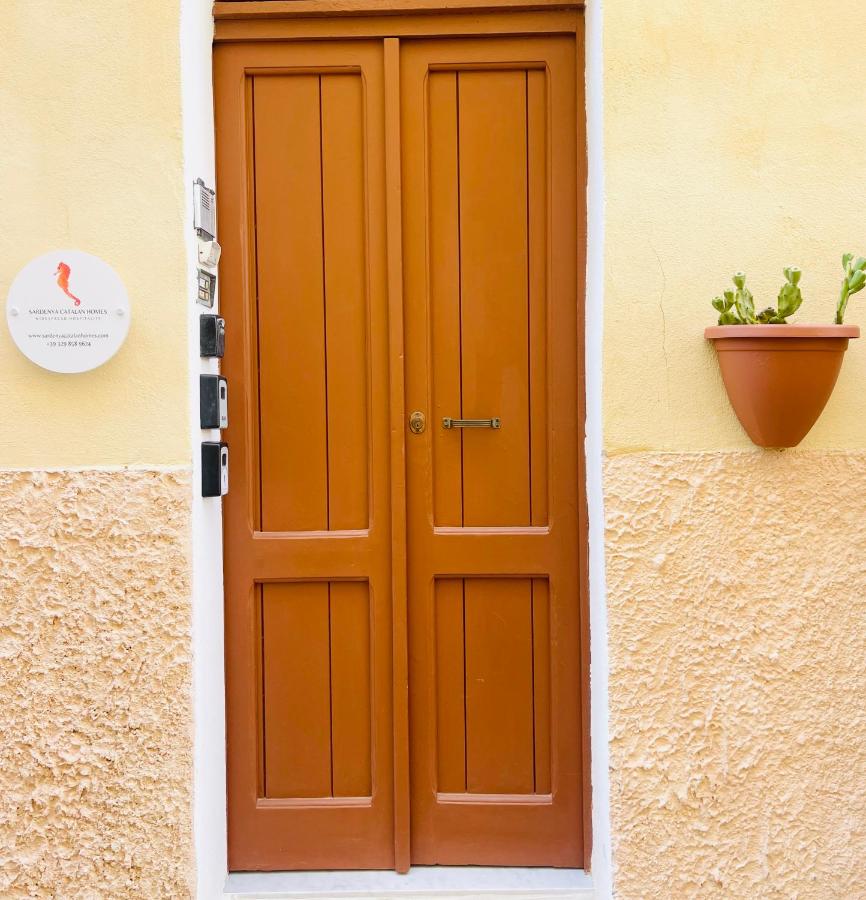 Gaudì Art Room Studio Apartment - Chambres d’hôtes Alghero