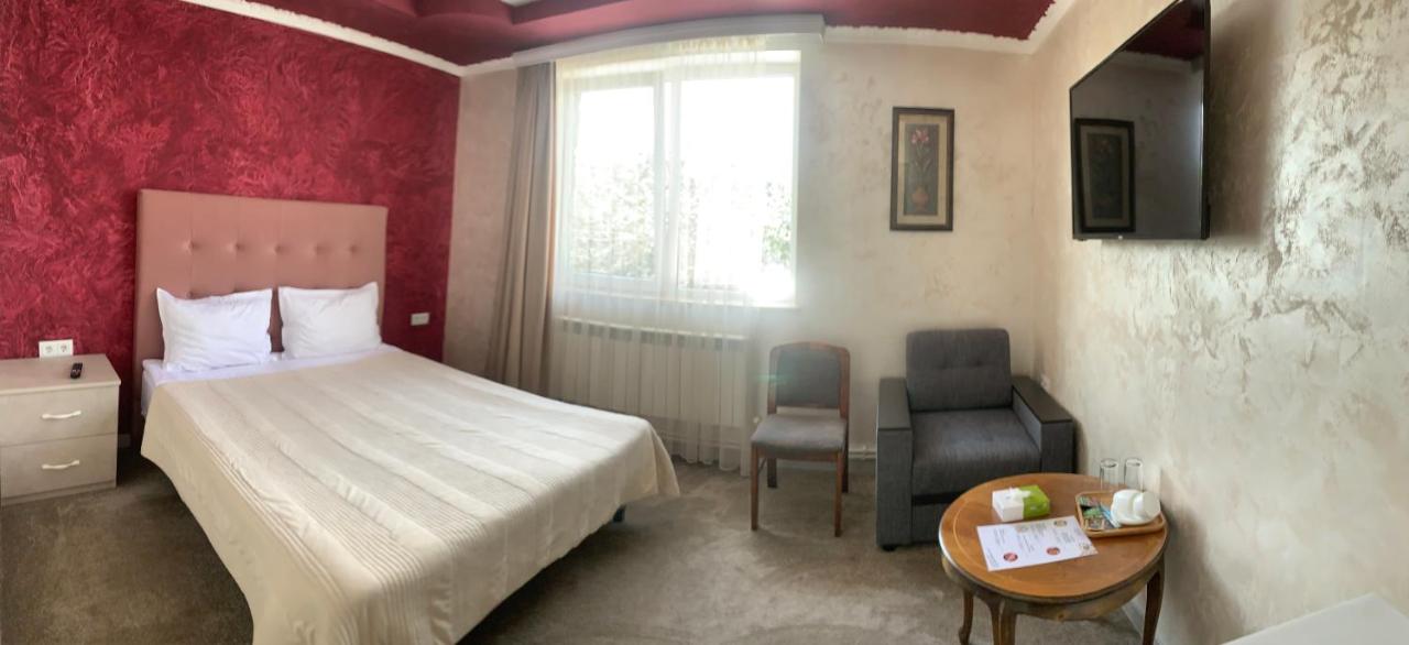 Chambre Double Deluxe (2 Adultes + 1 Enfant)