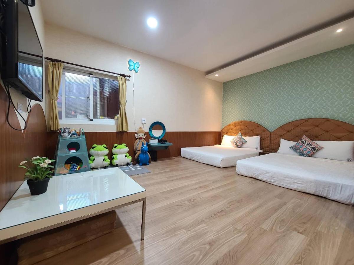 Quadruple Room with Private Bathroom