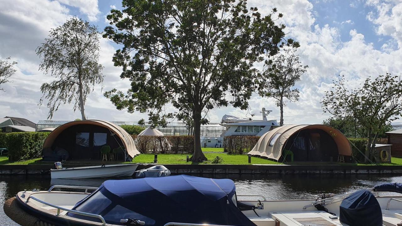 Glamping at the water, close to Amsterdam - B&B Aalsmeer