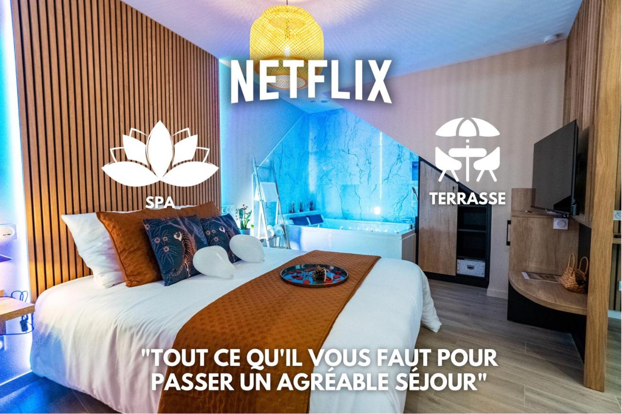 Deluxe One-Bedroom Apartment