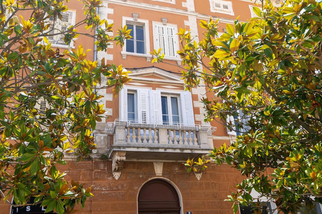 Romeo and Juliet Apartment with Balcony and Sea View - B&B Parenzo