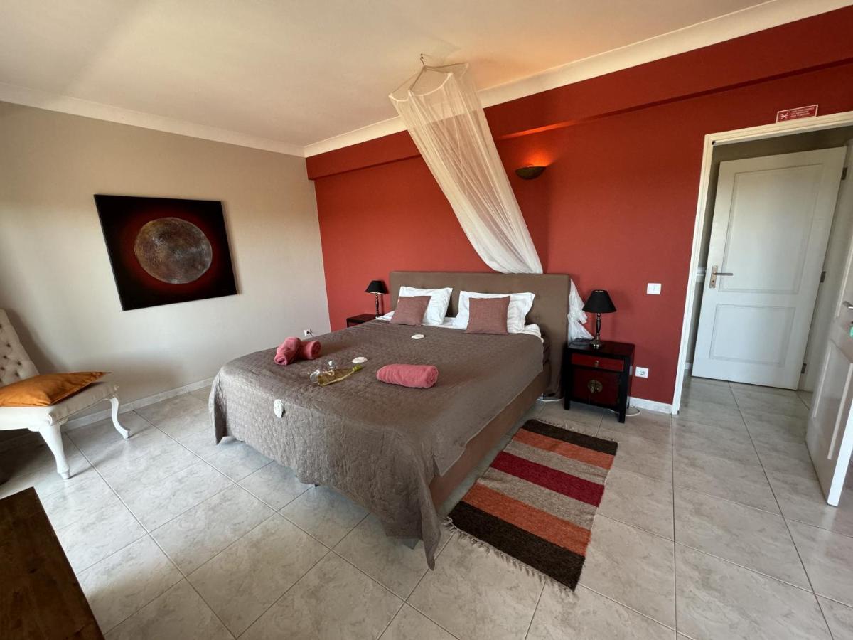 Doppelzimmer mit Balkon und Meerblick
