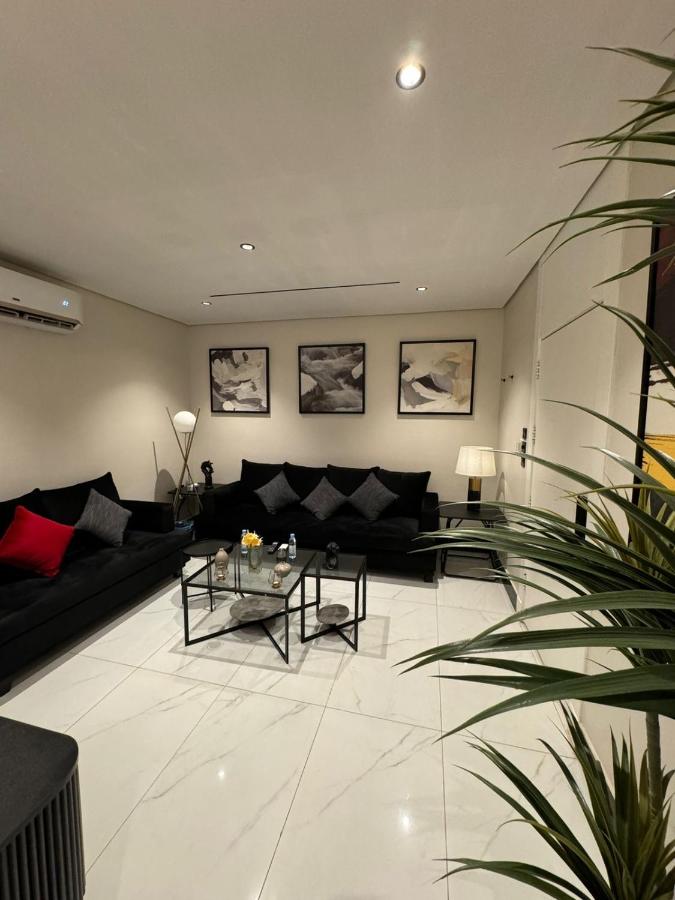 غرفة وصالة دخـول ذاتي بحي العقيق2 - B&B
