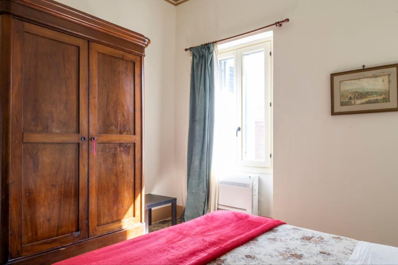 Deluxe Double Room with Side Sea View